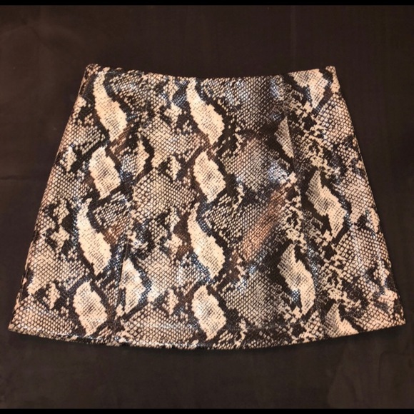 Urban Outfitters Button Up Skirt NWOT - Picture 3 of 4